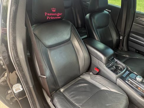 Used 2015 Chrysler 300 Limited image 8