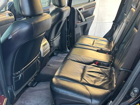 Used 2016 Lexus GX 460 w/ Premium Package AWD/4WD image 18