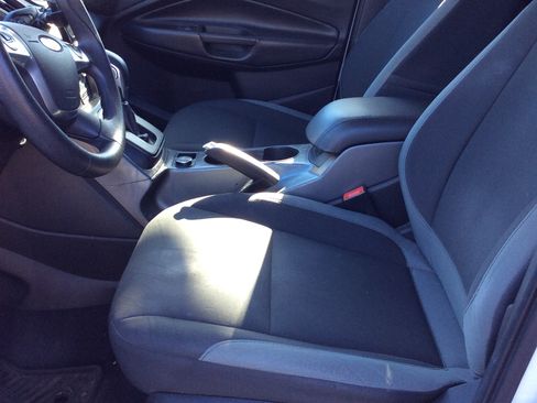 Used 2015 Ford Escape S image 9