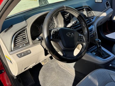 Used 2018 Hyundai Elantra Limited image 12