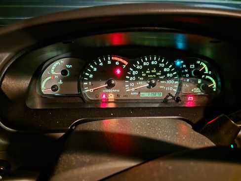 Used 2004 Toyota Sequoia Limited image 9