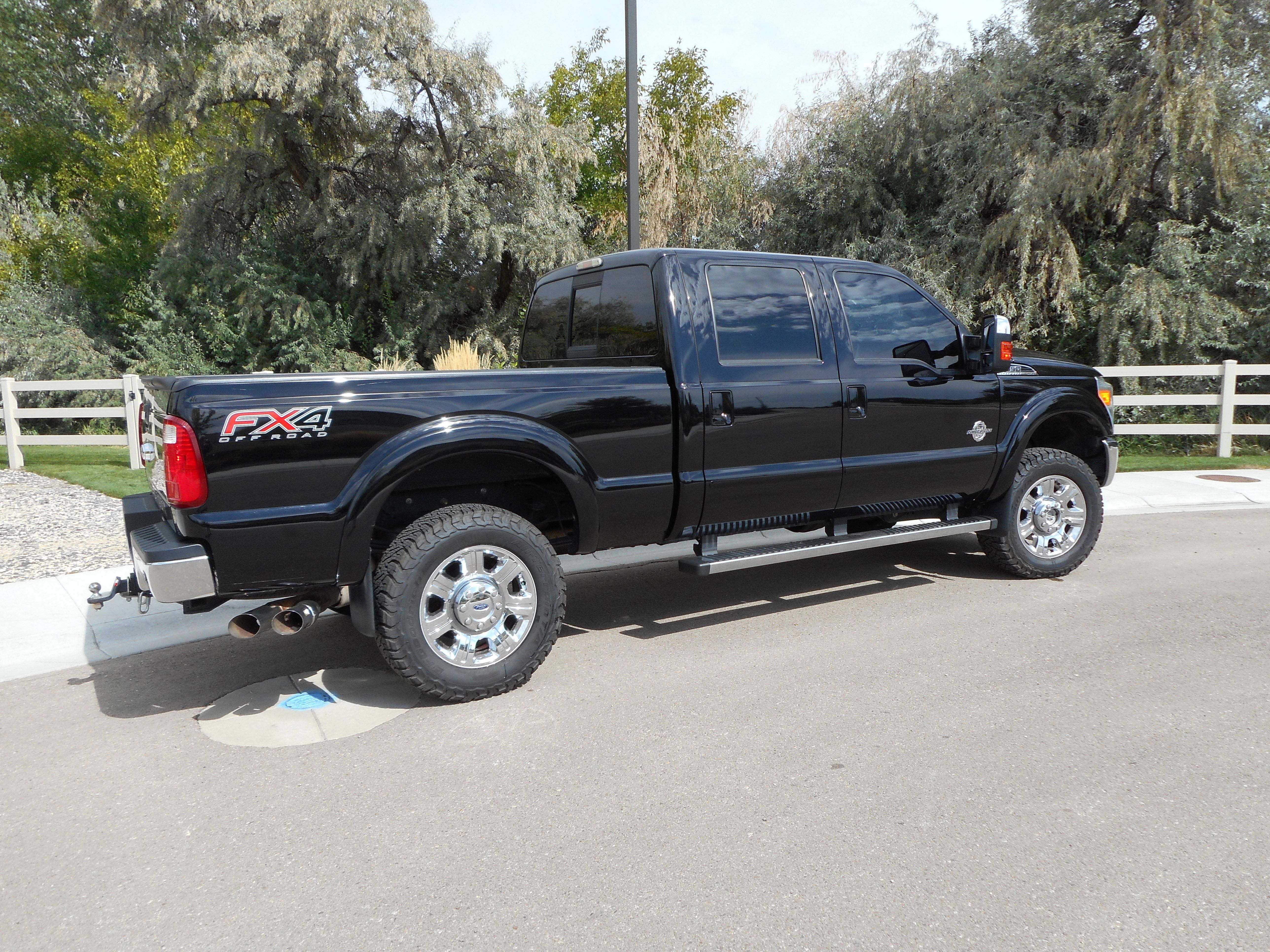 Used 2016 Ford F350 Lariat w/ Lariat Ultimate Package AWD/4WD image 1