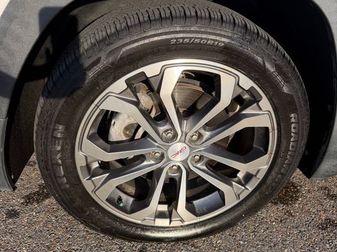 Used 2020 GMC Terrain SLT w/ Preferred Package FWD image 5