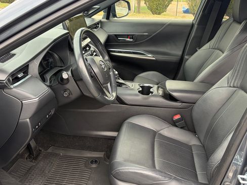 Used 2021 Toyota Venza XLE w/ Softex Package image 6