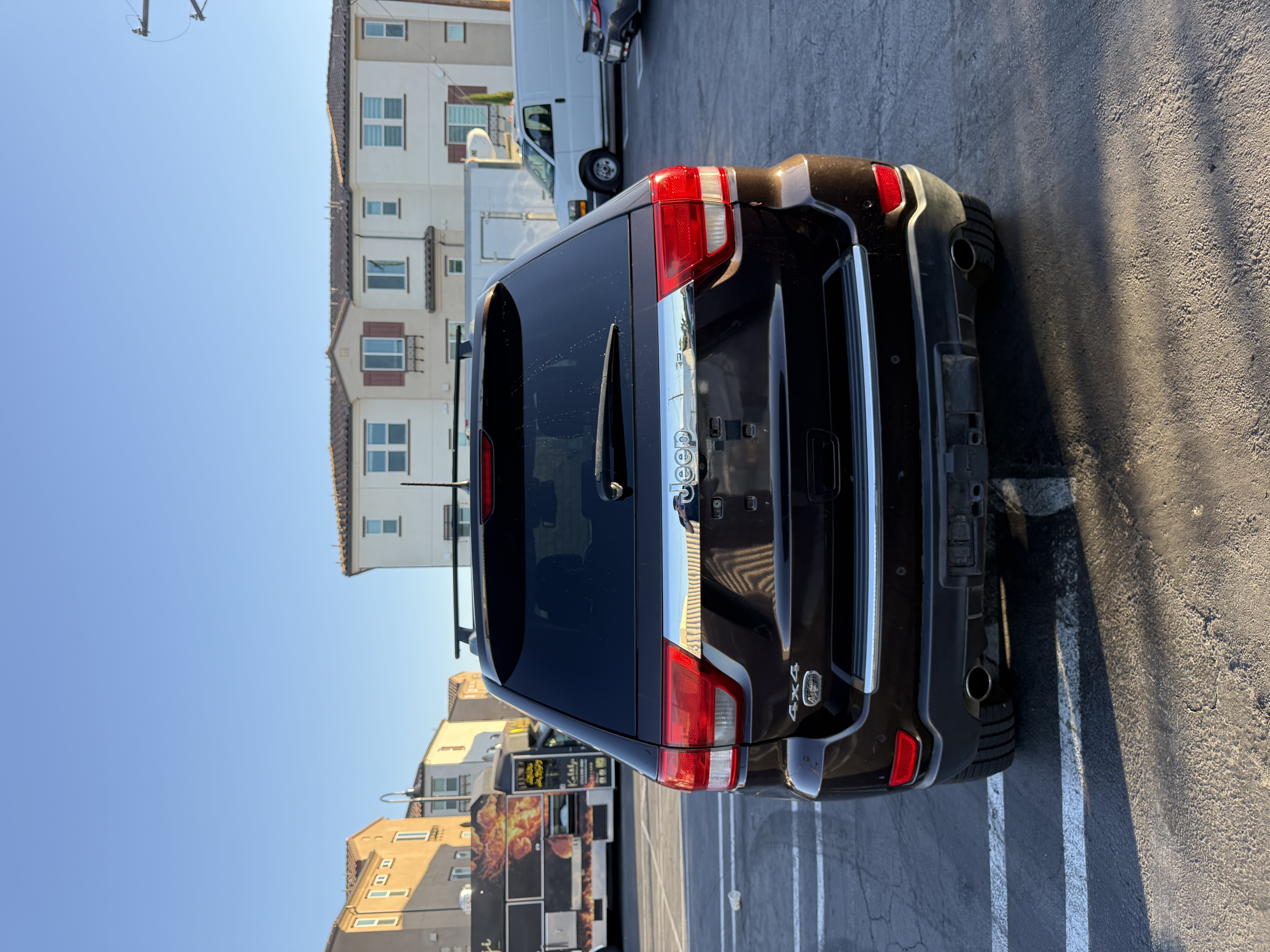 Used 2012 Jeep Grand Cherokee Overland Summit AWD/4WD image 6