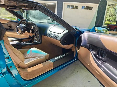 Used 1995 Chevrolet Corvette Coupe image 6