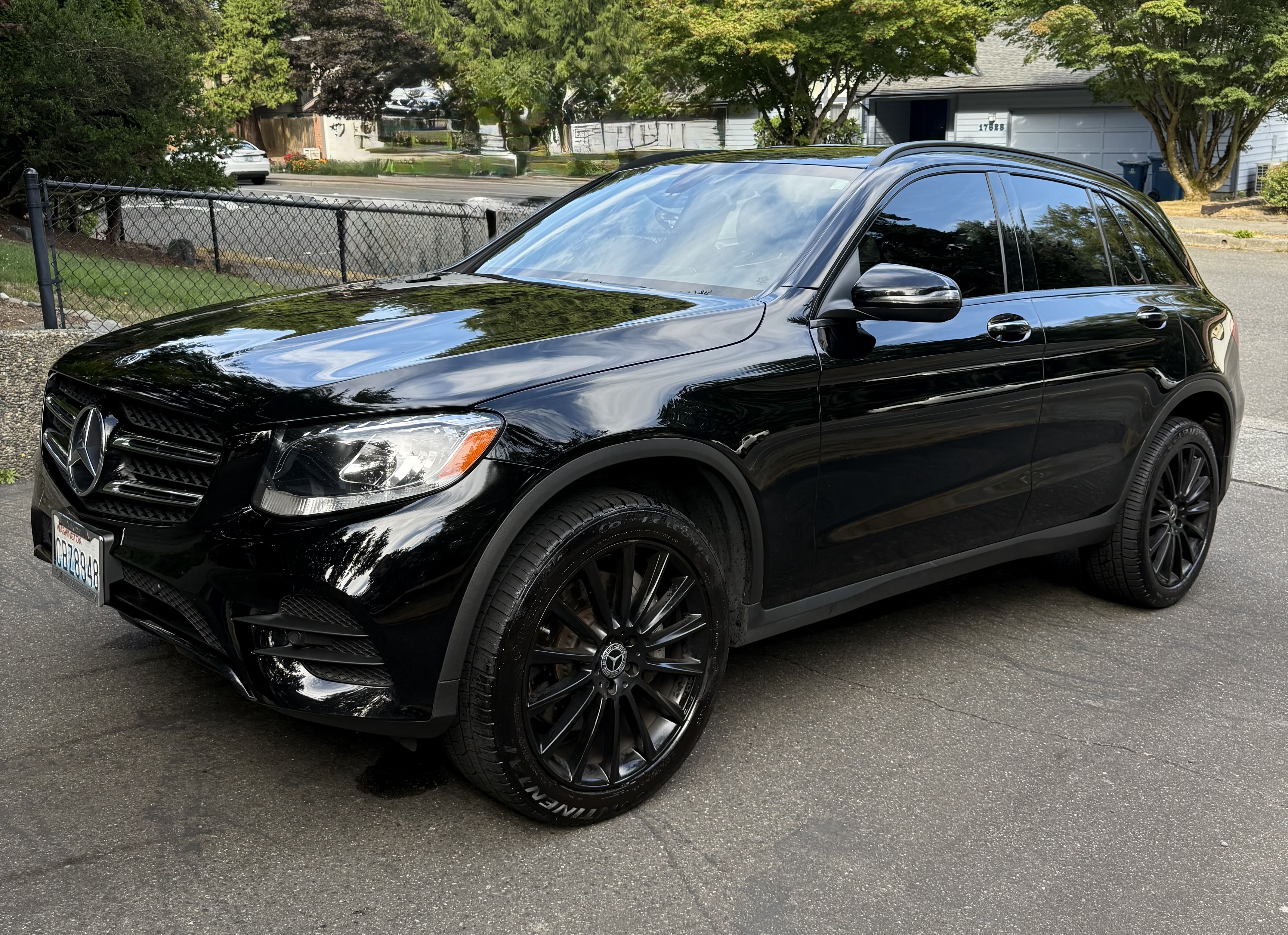 Used 2019 Mercedes-Benz GLC 300 4MATIC image 1