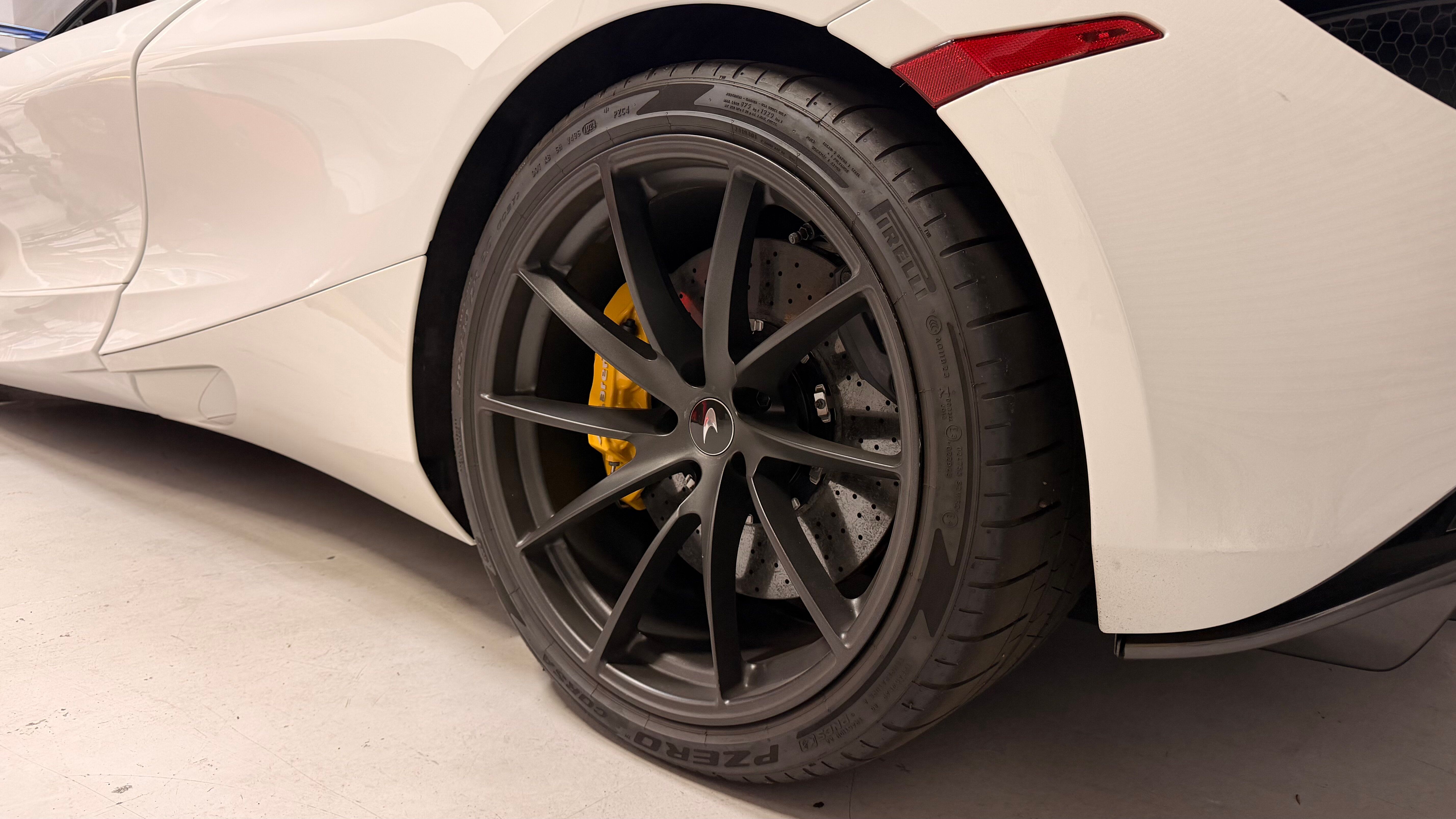 Used 2022 McLaren 720S Spider RWD image 15