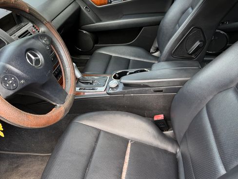 Used 2011 Mercedes-Benz C 300 4MATIC Sedan image 12