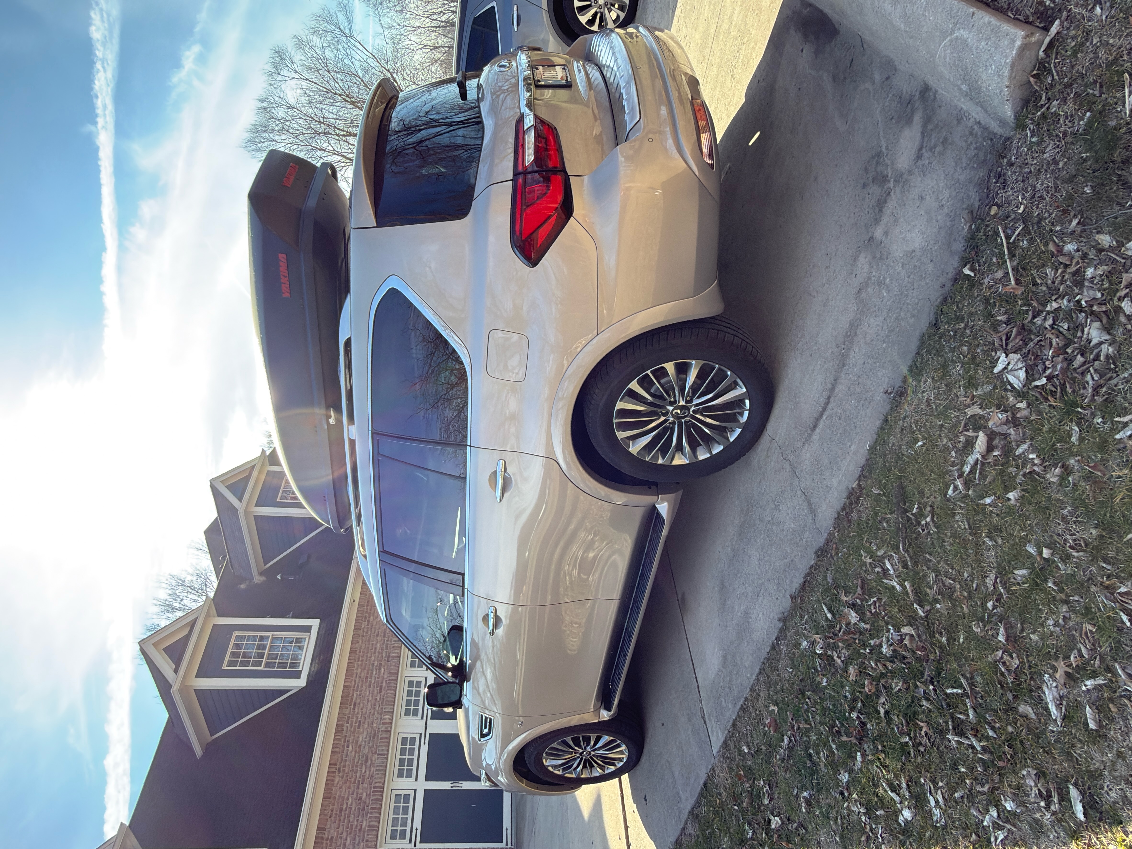 Used 2018 INFINITI QX80 4WD w/ Deluxe Technology Package image 4