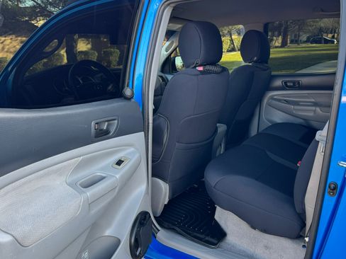 Used 2005 Toyota Tacoma PreRunner image 13