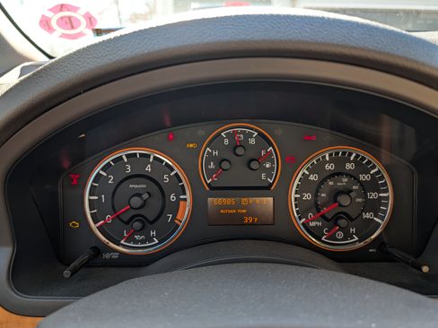 Used 2014 Nissan Armada Platinum w/ Platinum Reserve Package image 32