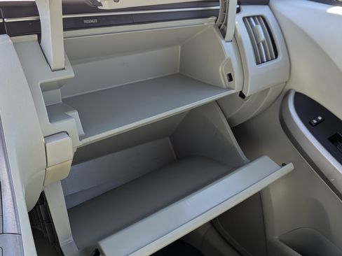 Used 2015 Toyota Prius Two image 2