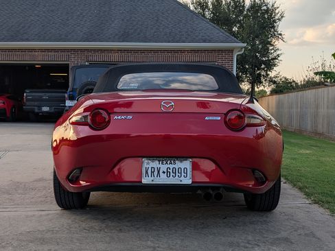 Used 2017 MAZDA MX-5 Miata Sport image 6
