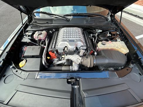 Used 2018 Dodge Challenger SRT Hellcat image 10