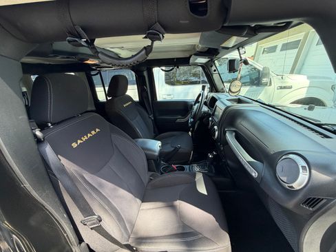 Used 2013 Jeep Wrangler Unlimited Sahara w/ Trailer Tow Group image 9