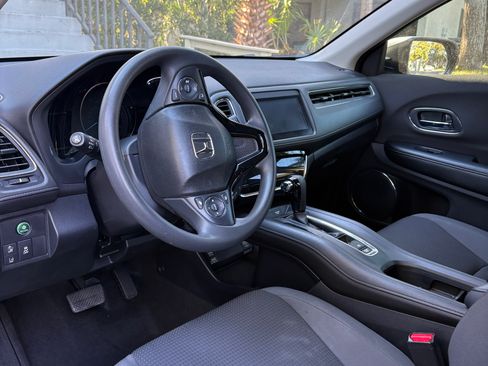 Used 2019 Honda HR-V EX image 9