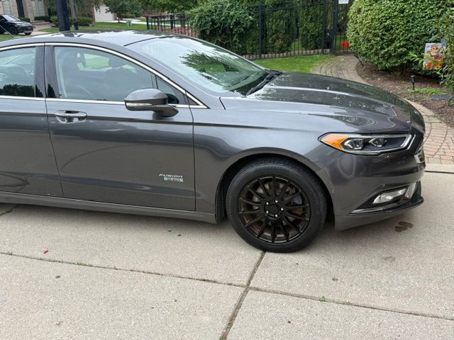 Used 2017 Ford Fusion Energi Titanium FWD image 5