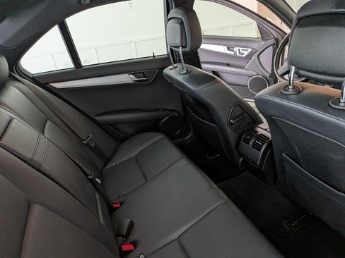 Used 2009 Mercedes-Benz C 300 4MATIC Sedan image 2