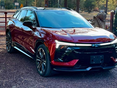 Used 2025 Chevrolet Blazer EV SS w/ Performance Package image 2