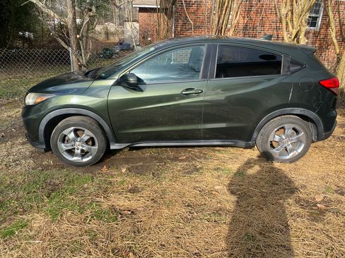 Used 2017 Honda HR-V EX image 4