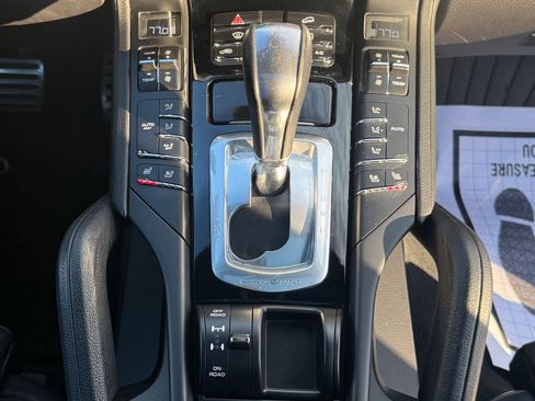 Used 2015 Porsche Cayenne Diesel image 18