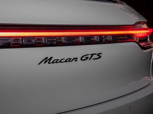 Used 2021 Porsche Macan GTS image 17