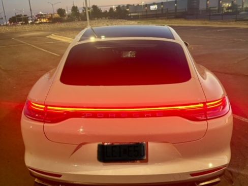 Used 2022 Porsche Panamera 4 E-Hybrid image 6