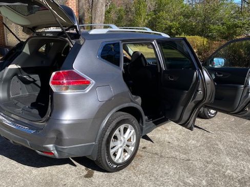Used 2016 Nissan Rogue SV image 12