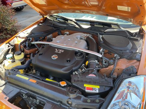 Used 2005 Nissan 350Z Touring image 8