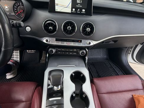 Used 2019 Kia Stinger GT2 image 12