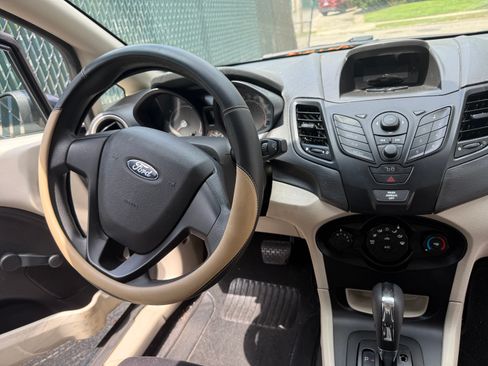 Used 2011 Ford Fiesta S FWD image 8