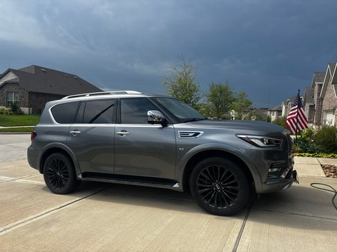 Used 2018 INFINITI QX80 Sport Utility 4D w/ Deluxe Technology Package image 1