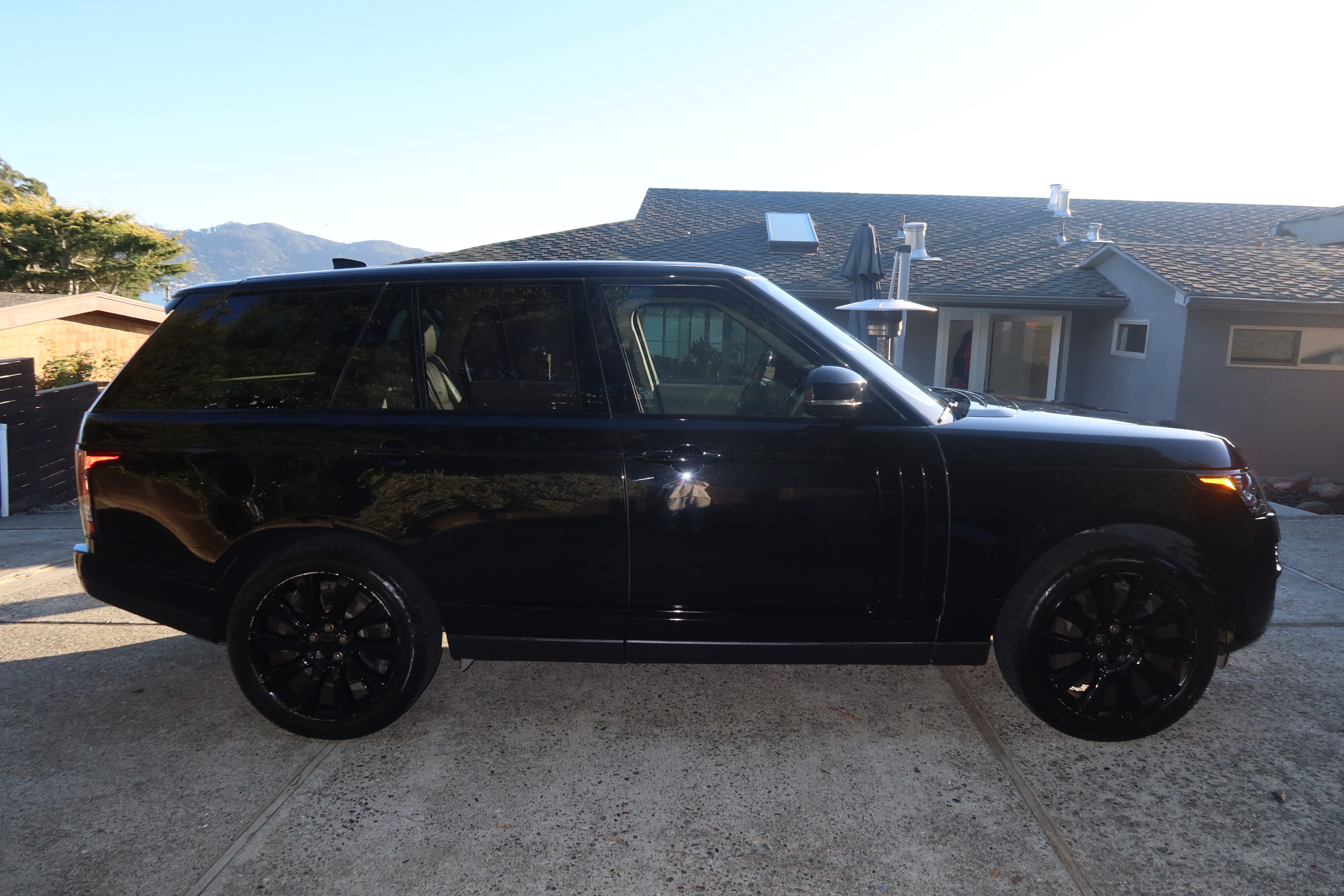 Used 2017 Land Rover Range Rover Supercharged AWD/4WD image 10