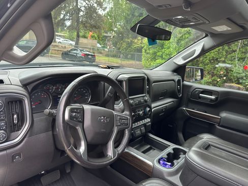 Used 2020 Chevrolet Silverado 1500 LT Trail Boss AWD/4WD image 9