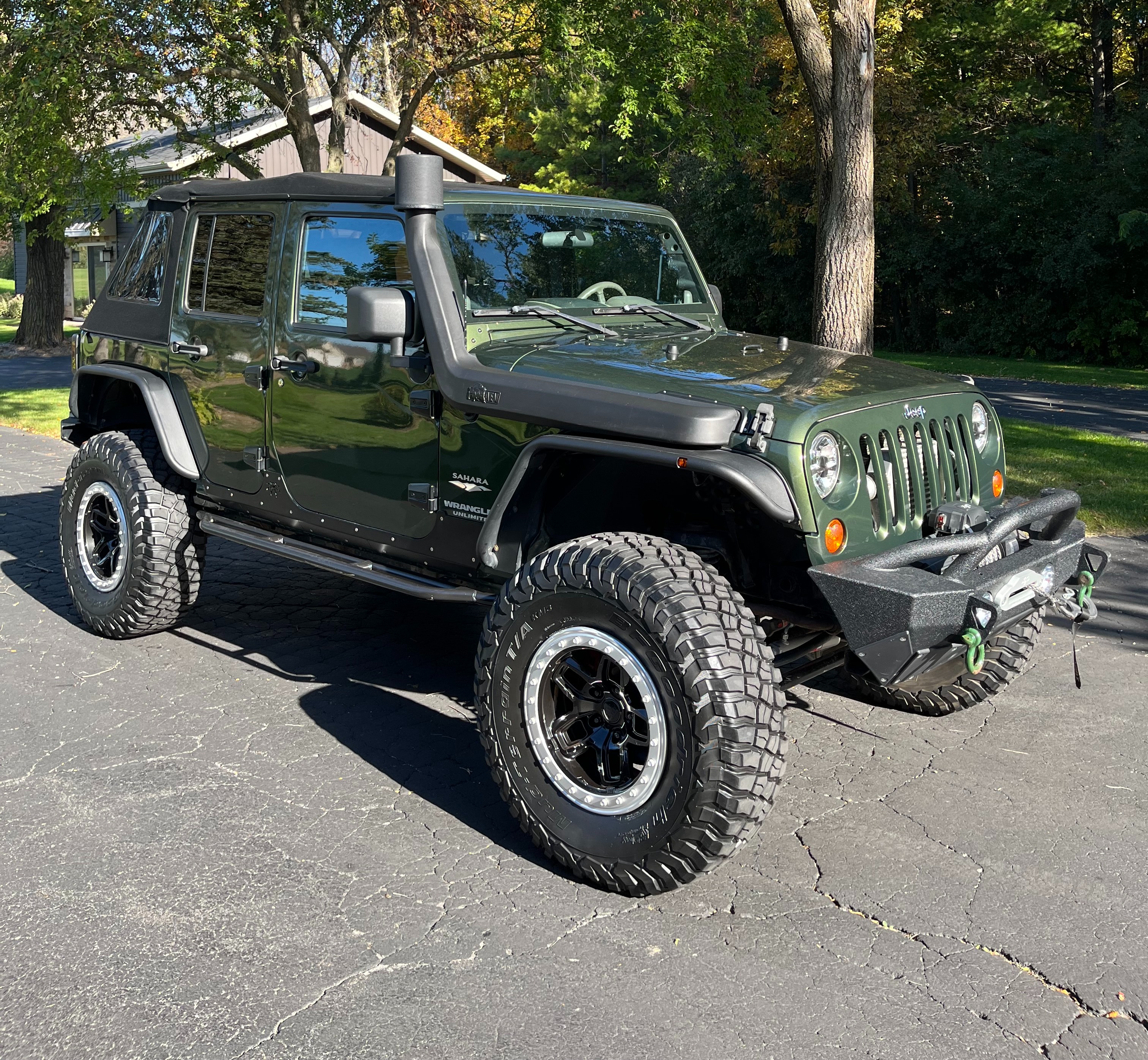 Used 2007 Jeep Wrangler Unlimited Sahara w/ Dual Top Group AWD/4WD image 1