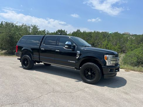 Used 2017 Ford F350 Platinum w/ Platinum Ultimate Package AWD/4WD image 2