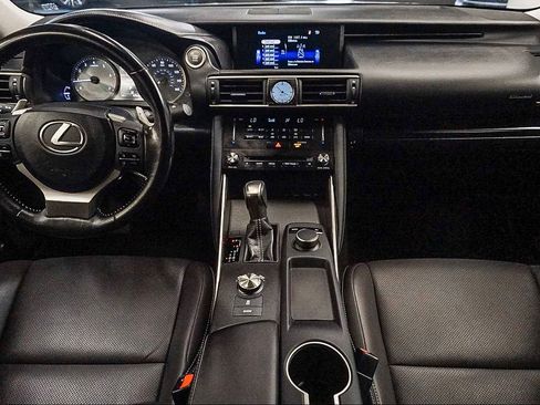 Used 2018 Lexus IS 300 F Sport image 10