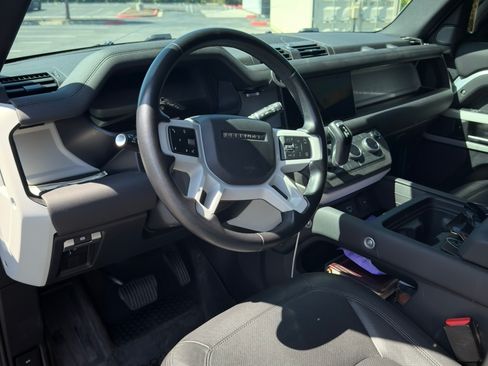 Used 2024 Land Rover Defender 110 S image 9