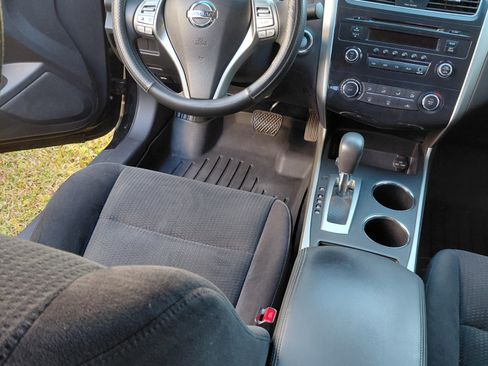 Used 2015 Nissan Altima 2.5 S w/ Power Driver Seat Package image 9