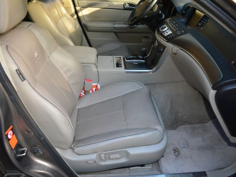 Used 2008 INFINITI M45 w/ Technology Pkg image 8