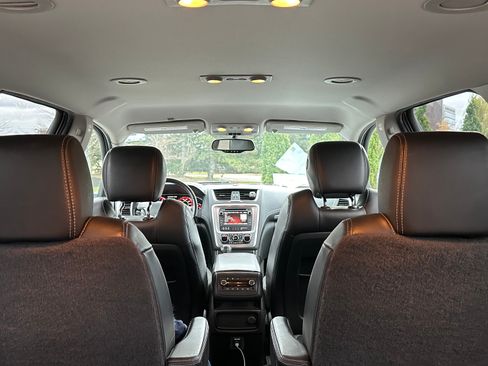 Used 2014 GMC Acadia SLT FWD image 12