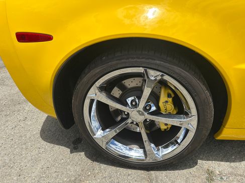 Used 2011 Chevrolet Corvette Grand Sport w/ Preferred Equipment Group RWD image 11