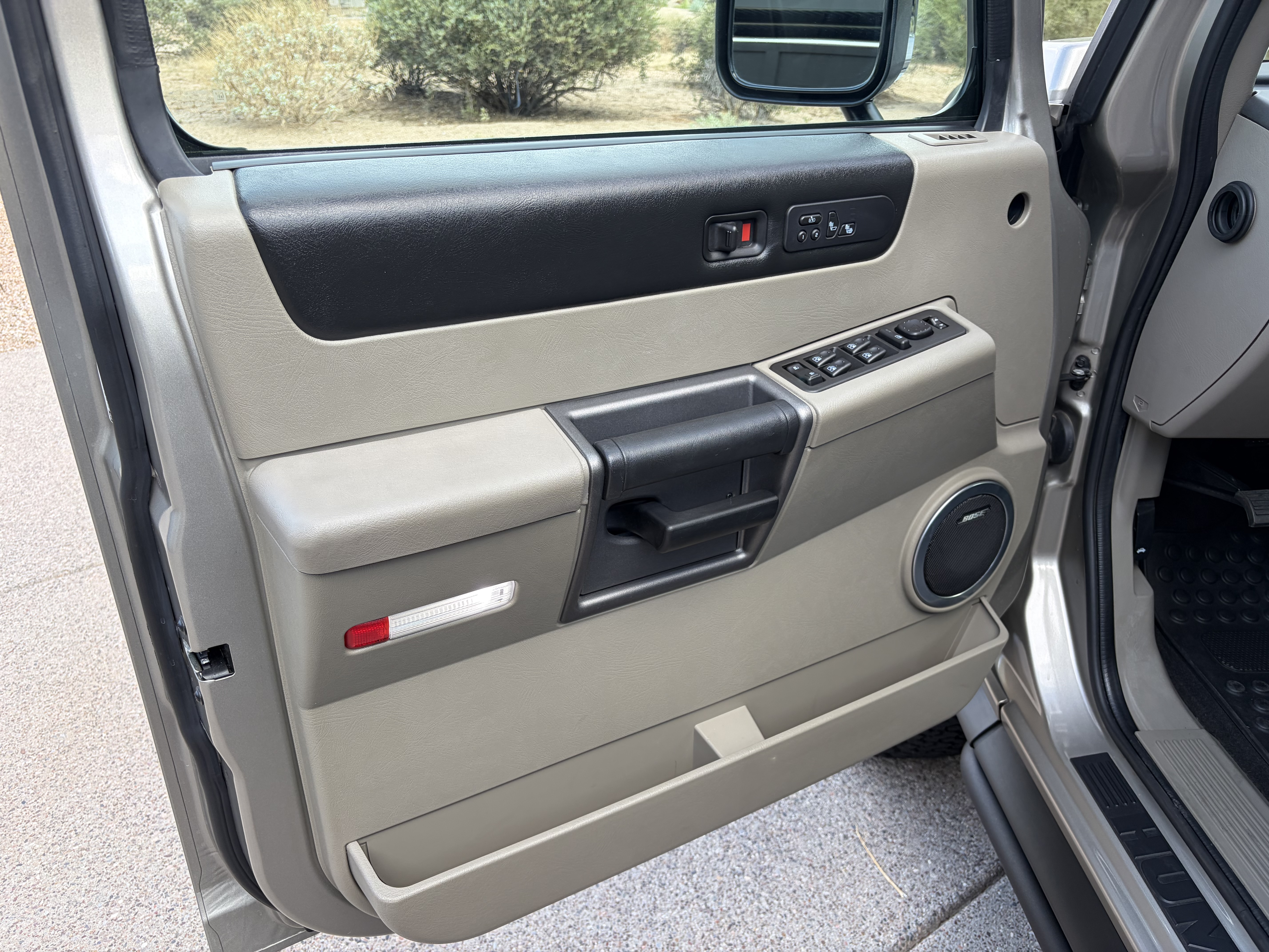 Used 2004 HUMMER H2 w/ Preferred Equipment Group AWD/4WD image 20