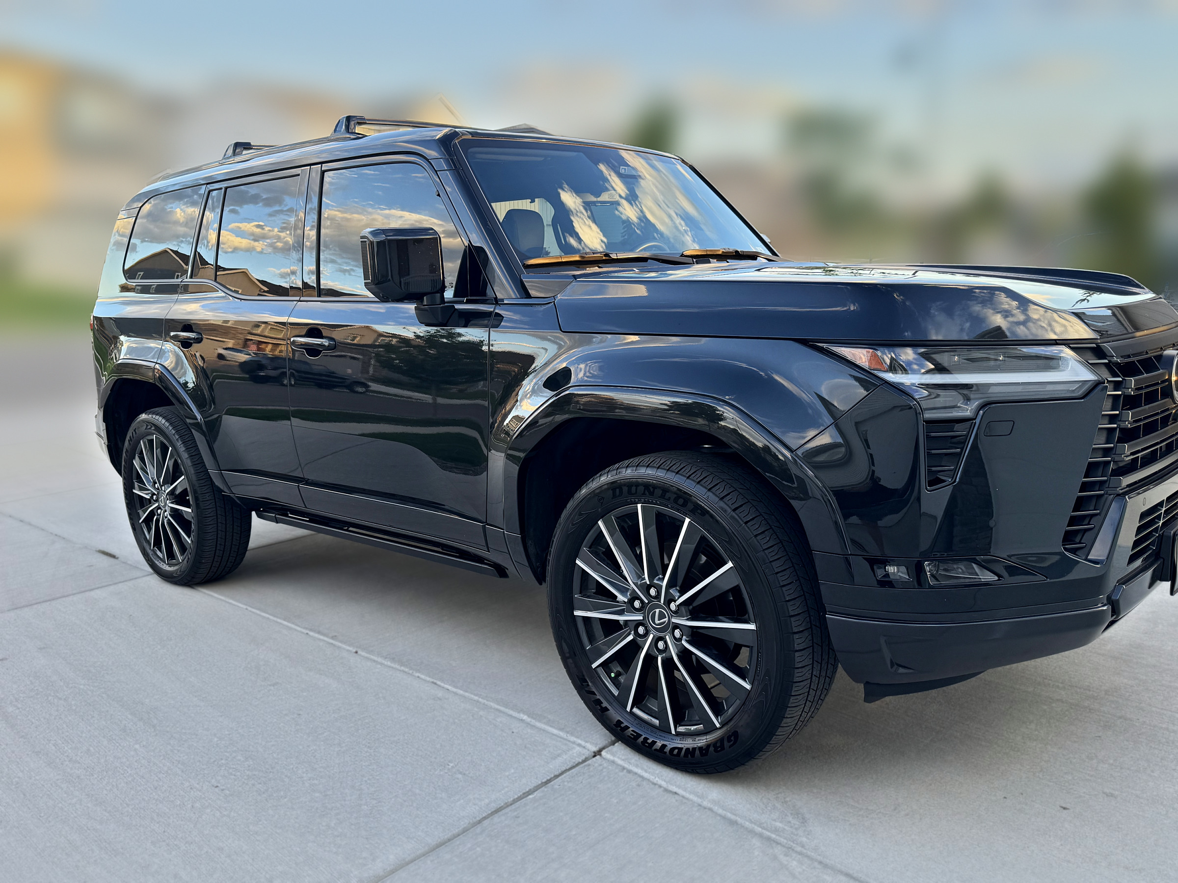 Used 2025 Lexus GX 550 w/ Accessory Package (2T) AWD/4WD image 8