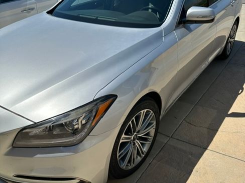 Used 2018 Genesis G80 3.8 RWD image 2