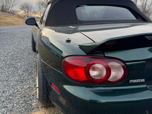 Used 2003 MAZDA MX-5 Miata LS image 6