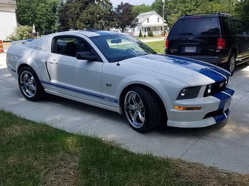 Used 2006 Ford Mustang GT image 11