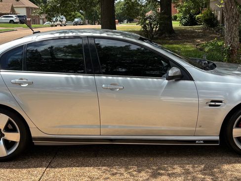 Used 2009 Pontiac G8 GT w/ Premium Package image 4