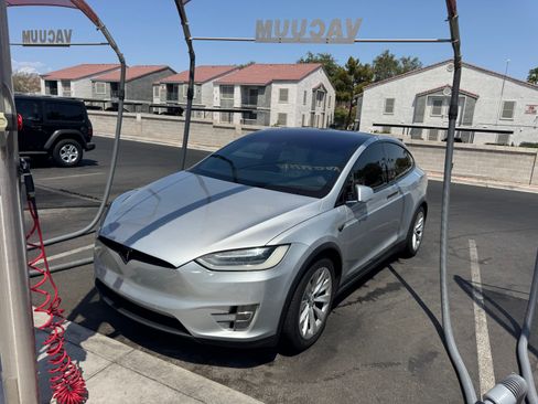 Used 2016 Tesla Model X P90D AWD/4WD image 2